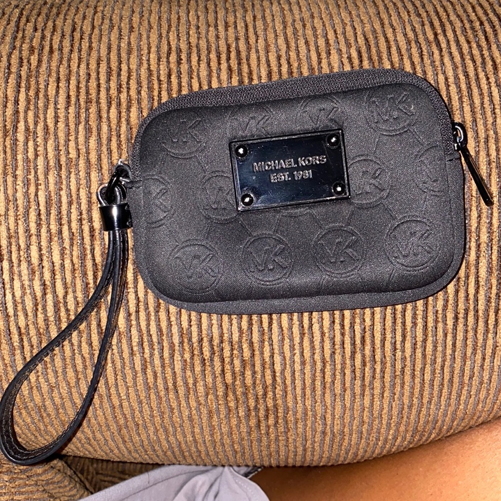 Micheal Kors wristlet